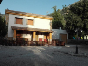 Отель Alojamiento Rural Casa Fuente del Prado  Ла-Ируэла